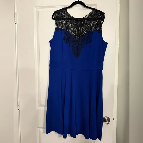 City Chic Lace Love Dress Cobalt Blue NWT - Picture 2 of 4
